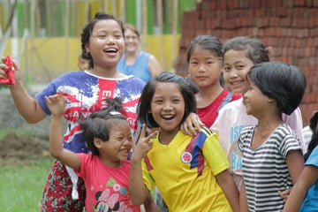 TRIPLO-GIVEBACK_GIRLS-Triplo